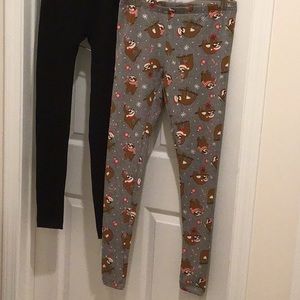 COPY - Women’s Time & Tru 2 pack fleece leggings 1 black 1 holiday pattern size…